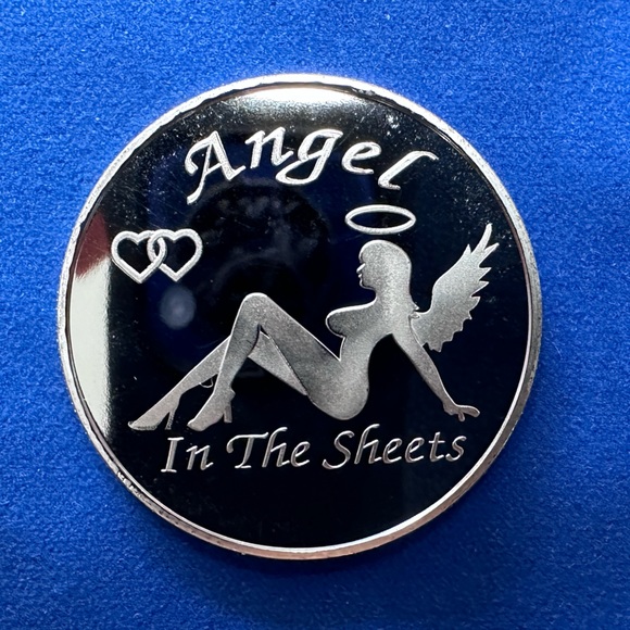 Devil or Angel in the sheets Silver challenge coin / Talisman - Picture 2 of 7
